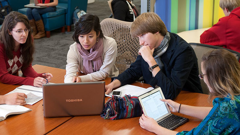Students use the Hunt Library
