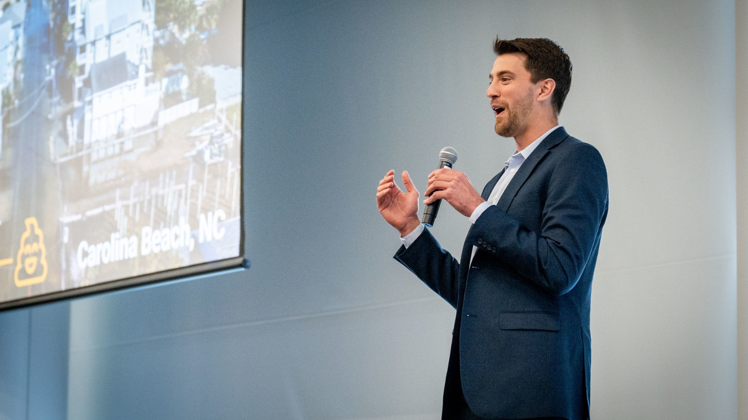 3MT First-place winner Thomas Thelen